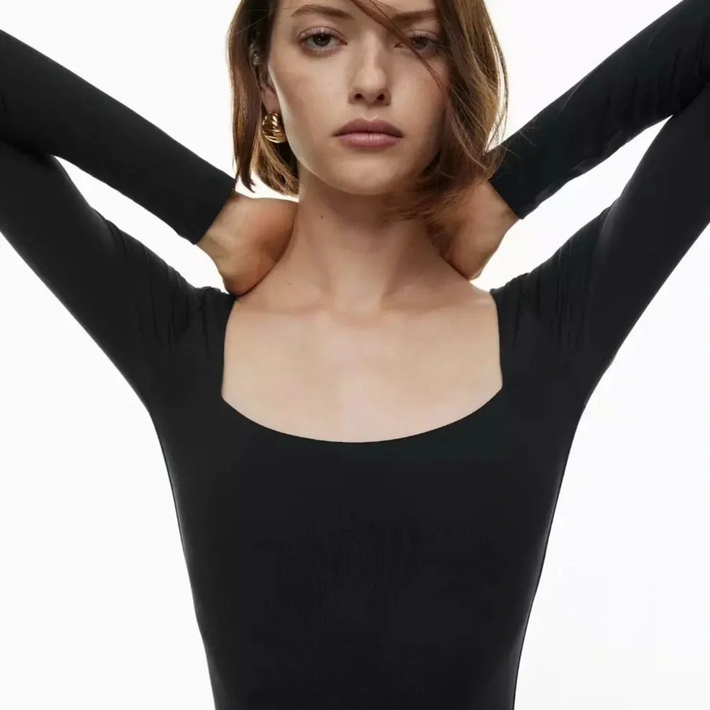 Aritzia Babaton Contour Black Square Neck Long Sleeve Bodysuit Sz M - Picture 2 of 13